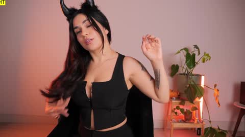 Sara online show from 11-01-25, 01:29