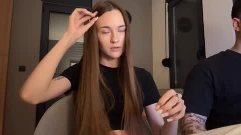 Snapshot of double_sun chatting on 09-18-25, 08:33 Alice and Mark online show from 09-18-25, 08:33