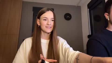 Snapshot of double_sun chatting on 10-16-25, 06:20 Alice and Mark online show from 10-16-25, 06:20