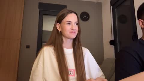 Snapshot of double_sun chatting on 10-18-25, 07:36 Alice and Mark online show from 10-18-25, 07:36