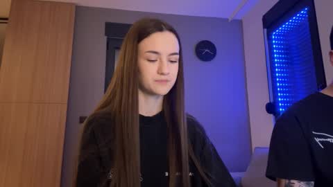 Alice and Mark online show from 12-03-25, 01:13