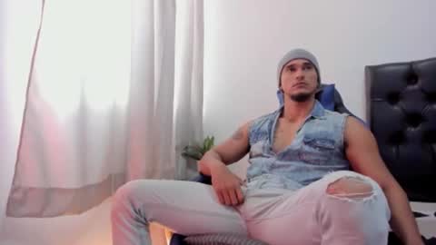 Snapshot of doublefun24 chatting on 05-19-26, 02:23 Isabella and Alessandro online show from 05-19-26, 02:23