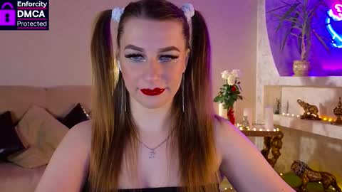 Snapshot of doublemeow chatting on 11-21-25, 02:16 Emily online show from 11-21-25, 02:16