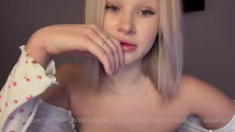 MOLLYYYY dont forget to give me a thumb up online show from 01-19-25, 10:06