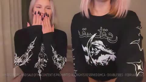 MOLLYYYY dont forget to give me a thumb up online show from 03-12-25, 02:01