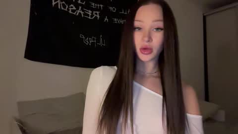 MOLLYYYY dont forget to give me a thumb up online show from 10-14-25, 02:51