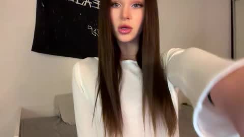 MOLLYYYY dont forget to give me a thumb up online show from 10-16-25, 11:55