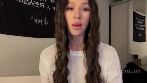 MOLLYYYY dont forget to give me a thumb up online show from 02-24-26, 10:24