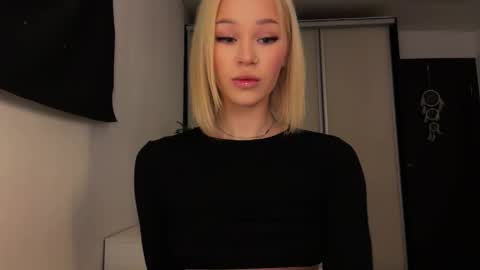 MOLLYYYY dont forget to give me a thumb up online show from 04-30-26, 01:23