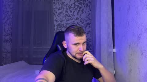 douglas_666 online show from 10-23-25, 07:01