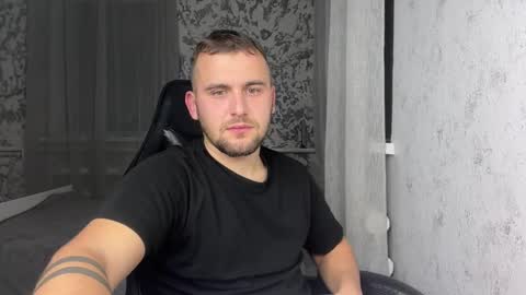 douglas_666 online show from 10-25-25, 07:19