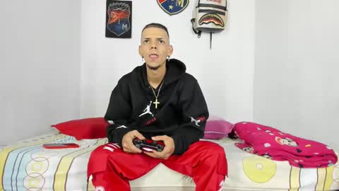 Snapshot of douglas_gallegos chatting on 12-02-24, 04:20 douglas_gallegos online show from 12-02-24, 04:20