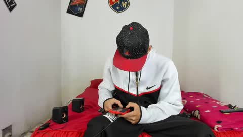 Snapshot of douglas_gallegos chatting on 02-18-25, 02:05 douglas_gallegos online show from 02-18-25, 02:05