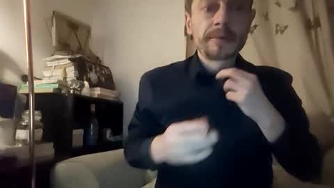 Snapshot of doveyfinn88 chatting on 12-15-25, 03:22 doveyfinn88 online show from 12-15-25, 03:22