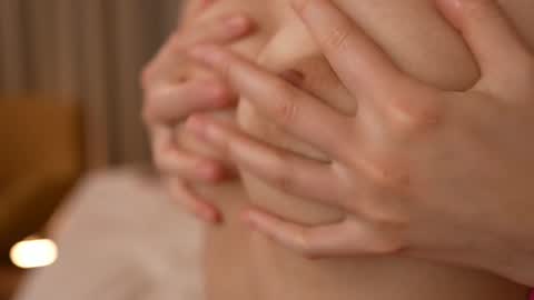 Snapshot of dovia chatting on 03-01-25, 09:29    .         . online show from 03-01-25, 09:29