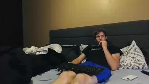 Snapshot of downforthemoney chatting on 10-10-25, 02:43 downforthemoney online show from 10-10-25, 02:43