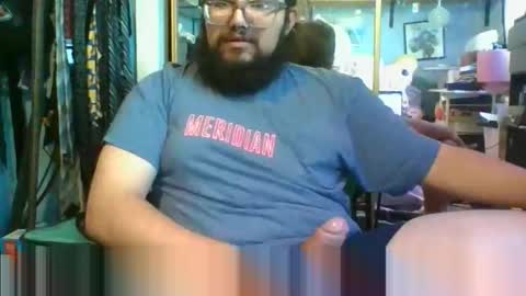 Snapshot of dpenguino chatting on 12-17-25, 05:30 Dpenguino online show from 12-17-25, 05:30