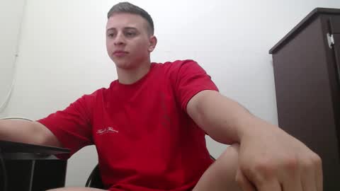 draco_boy2000 online show from 10-08-25, 11:02