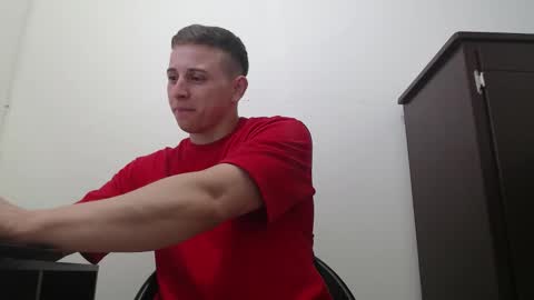 draco_boy2000 online show from 10-10-25, 09:36