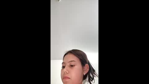 Laura online show from 04-02-26, 04:10