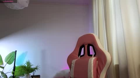 Lisbeth Salander online show from 11-23-25, 06:13