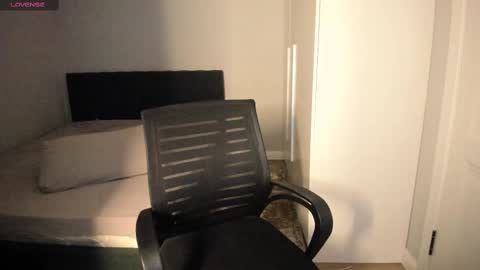 Airi online show from 03-10-25, 02:37