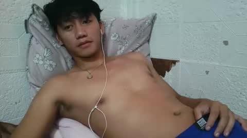 Snapshot of drain_me29 chatting on 12-14-25, 01:44 drain_me29 online show from 12-14-25, 01:44