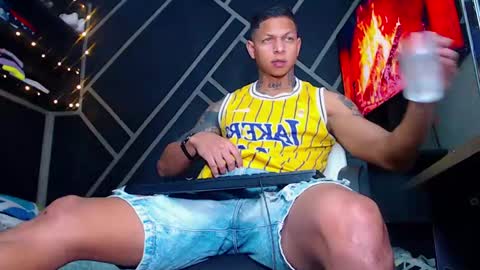 Drake online show from 02-13-25, 10:33