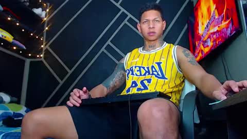 Snapshot of drake_jhonson08 chatting on 03-12-25, 12:31 Drake online show from 03-12-25, 12:31