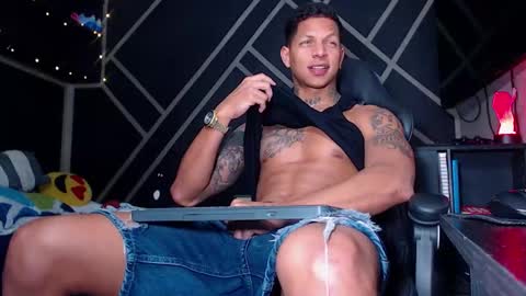 Snapshot of drake_jhonson08 chatting on 11-04-25, 06:23 Drake online show from 11-04-25, 06:23