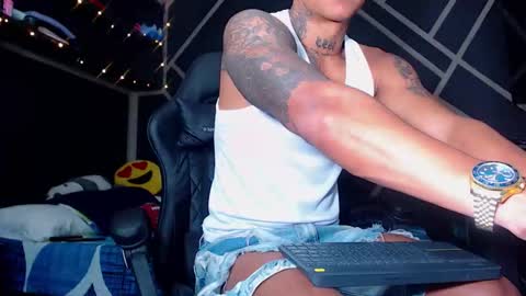 Snapshot of drake_jhonson08 chatting on 11-07-25, 01:49 Drake online show from 11-07-25, 01:49