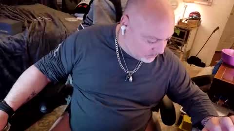 Snapshot of drake_r_darkrose chatting on 04-29-26, 05:11 Drake D Vamp aka Drake DarkRose online show from 04-29-26, 05:11