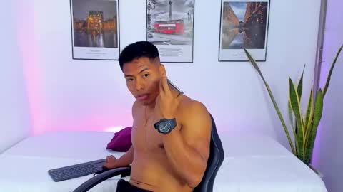 drake_thonson online show from 10-28-25, 02:26