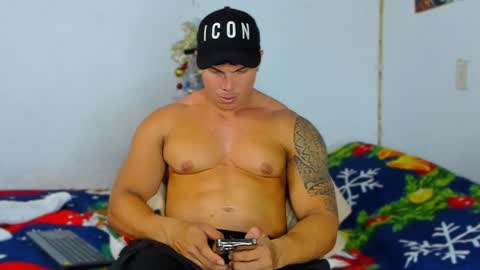 drake_xion1 online show from 12-18-24, 02:42