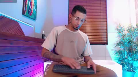 Snapshot of drakeneumann chatting on 05-25-26, 03:45 Drake Neuman online show from 05-25-26, 03:45