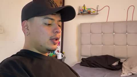 Snapshot of drakenn_ chatting on 05-19-26, 01:06 drakeeee online show from 05-19-26, 01:06