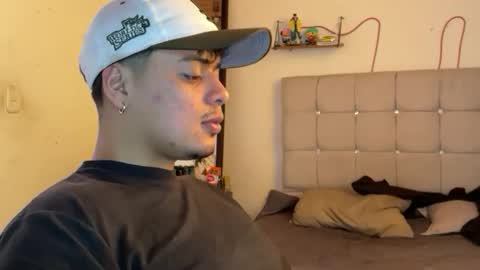 Snapshot of drakenn_ chatting on 05-21-26, 01:18 drakeeee online show from 05-21-26, 01:18