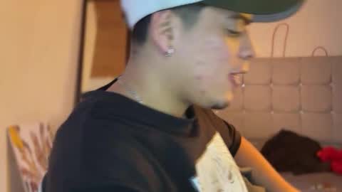 Snapshot of drakenn_ chatting on 05-28-26, 01:19 drakeeee online show from 05-28-26, 01:19