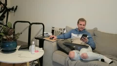 Snapshot of drakerileyxxx chatting on 01-11-26, 03:11 Drake Riley online show from 01-11-26, 03:11