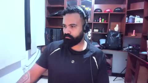 Snapshot of drako_argenti_ chatting on 12-19-24, 08:23 Drako online show from 12-19-24, 08:23