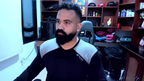 Snapshot of drako_argenti_ chatting on 12-30-24, 11:17 Drako online show from 12-30-24, 11:17