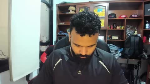 Snapshot of drako_argenti_ chatting on 02-22-25, 12:51 Drako online show from 02-22-25, 12:51