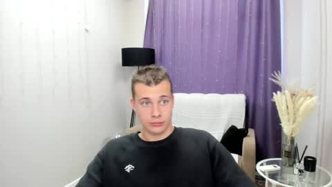 Snapshot of dramadaddy chatting on 05-24-26, 10:09 dramadaddy online show from 05-24-26, 10:09