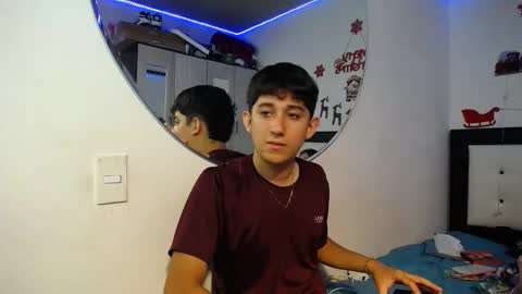 -- nicolle and jhon -- online show from 12-20-25, 04:19