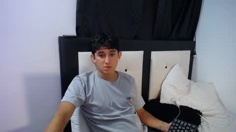 -- nicolle and jhon -- online show from 02-17-26, 04:53