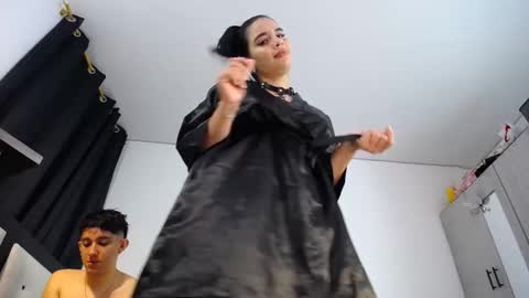 -- nicolle and jhon -- online show from 04-21-26, 10:12