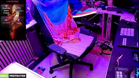 Snapshot of drawingcock chatting on 11-20-25, 10:20 drawingcock online show from 11-20-25, 10:20