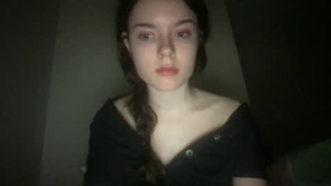 Snapshot of dream1girl_ chatting on 01-27-25, 07:03 ur dream girl online show from 01-27-25, 07:03