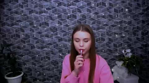 Mari online show from 12-19-25, 11:39