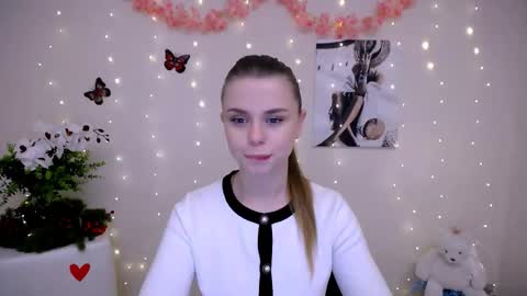 Mari online show from 02-18-26, 06:20